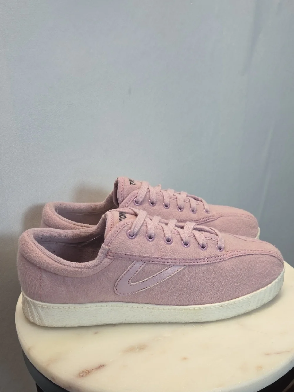Tretorn Pastel Pink Low-Top Sneakers Size 7.5 - Picture 3 of 7